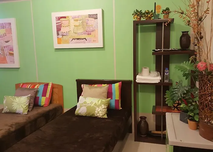 One Palm Tree By Mary Apartamento